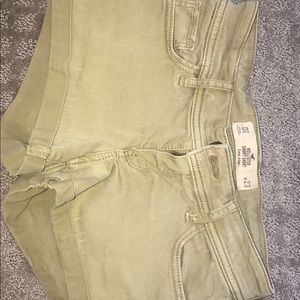 holister khaki short shorts